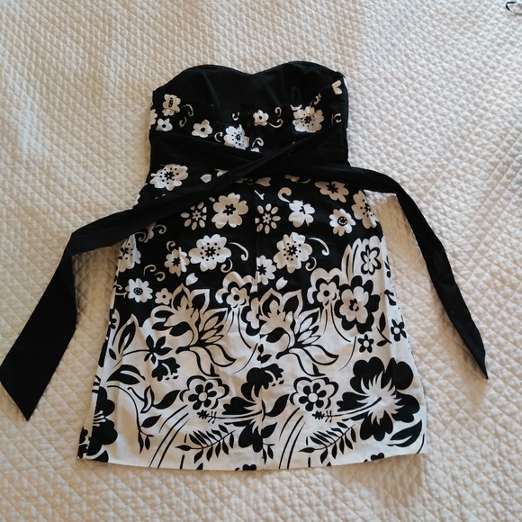 Dots Juniors Floral Strapless Dress - 3/4 - Picture 3 of 5